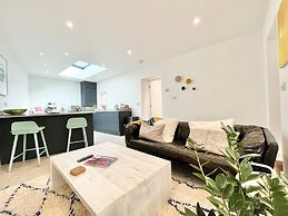 The Vicarage Newlyn 1 Bed River View Parking