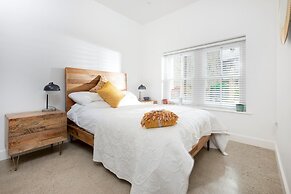 The Vicarage Newlyn 1 Bed River View Parking