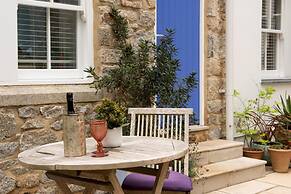 The Vicarage Newlyn 1 Bed River View Parking