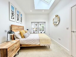 The Vicarage Newlyn 1 Bed River View Parking