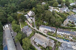 The Vicarage Newlyn 1 Bed River View Parking