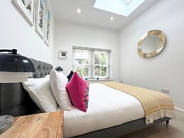 The Vicarage Newlyn 1 Bed River View Parking