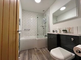 Stunning Reverse Level Townhouse in Penzance