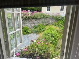 Cosy Cottage Marazion Central With Parking