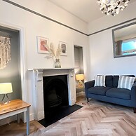 Spacious 5 Bed House Close to Seafront Penzance