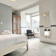 Spacious 5 Bed House Close to Seafront Penzance