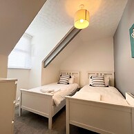 Spacious 5 Bed House Close to Seafront Penzance