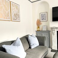 Spacious 5 Bed House Close to Seafront Penzance