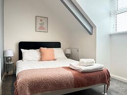 Spacious 5 Bed House Close to Seafront Penzance