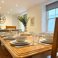 Spacious 5 Bed House Close to Seafront Penzance