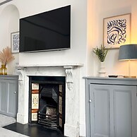 Spacious 5 Bed House Close to Seafront Penzance