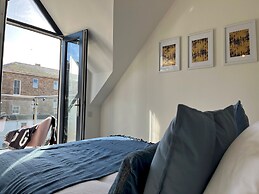 Stunning 3 bed 2 5 Bath Penzance Seaside Balcony