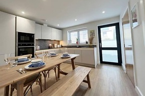 Stunning 3 bed 2 5 Bath Penzance Seaside Balcony