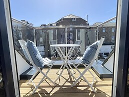 Stunning 3 bed 2 5 Bath Penzance Seaside Balcony