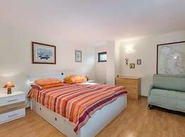 Apartments Villa Mirna