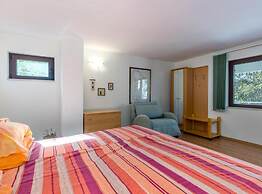 Apartments Villa Mirna