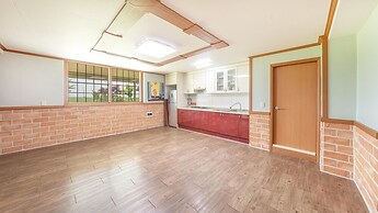 Ganghwado Byeolbatjigi Pension