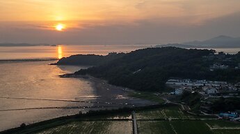 Ganghwado Byeolbatjigi Pension