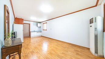 Ganghwado Byeolbatjigi Pension