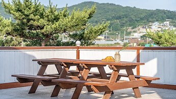 Ganghwado Byeolbatjigi Pension