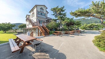 Ganghwado Byeolbatjigi Pension