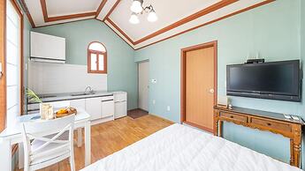 Ganghwado Byeolbatjigi Pension