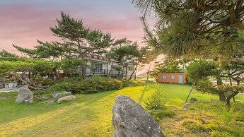 Ganghwado Byeolbatjigi Pension