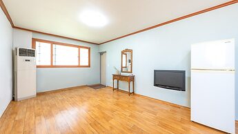 Ganghwado Byeolbatjigi Pension