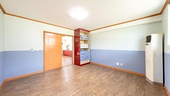 Ganghwado Byeolbatjigi Pension