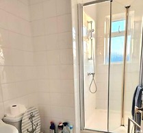 Ashford Cozy Apartment in Town Centre