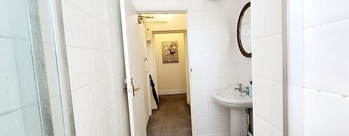 Ashford Cozy Apartment in Town Centre
