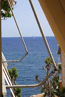 Violeta s Seaview Apartment in Piraeus