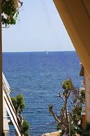 Violeta s Seaview Apartment in Piraeus