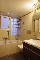 Violeta s Seaview Apartment in Piraeus