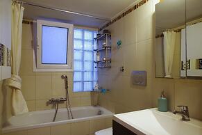 Violeta s Seaview Apartment in Piraeus