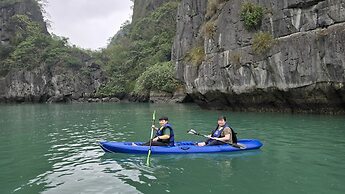 Le Journey Luxury Cruise Lan Ha Bay