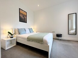 Spacious Apartment Parking Close to Seafront