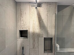 Spacious Apartment Parking Close to Seafront