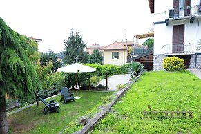 Apartment in Villa Between Como and Switzerland