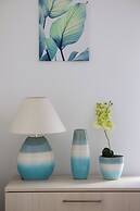 Apartment With Parking by Renters