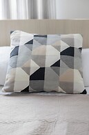 Apartment With Parking by Renters