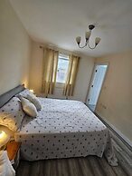 Sittingbourne Serenity - Spacious 4-bed House