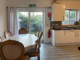 Sittingbourne Serenity - Spacious 4-bed House