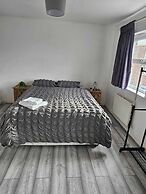 Sittingbourne Serenity - Spacious 4-bed House