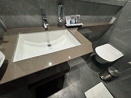 HOTEL MUMBAI HOUSE MINDSPACE MALAD