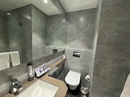 HOTEL MUMBAI HOUSE MINDSPACE MALAD