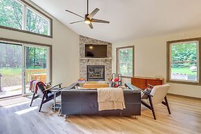 Pool & Beach Access: Charming Poconos Cabin!