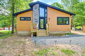 Pool & Beach Access: Charming Poconos Cabin!
