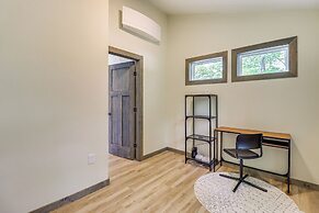 Pool & Beach Access: Charming Poconos Cabin!