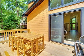 Pool & Beach Access: Charming Poconos Cabin!